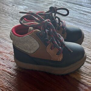 Oshkosh size 4 boots